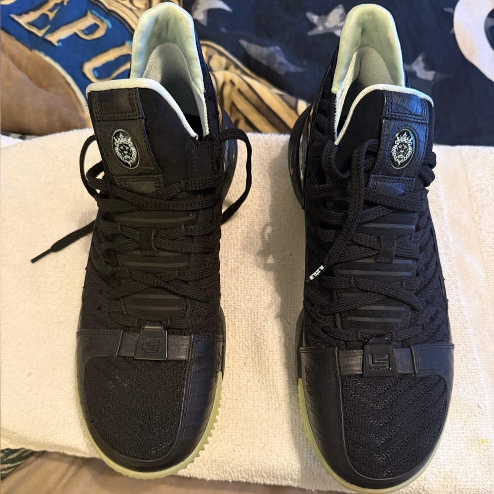 Nike LeBron 16 Glow. Size 12.
